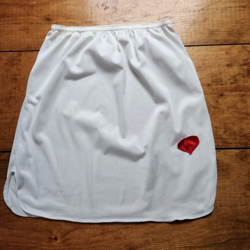 Vintage Opalaire Duponts Slip Short Medium 18 Inches 100% Nylon Heart